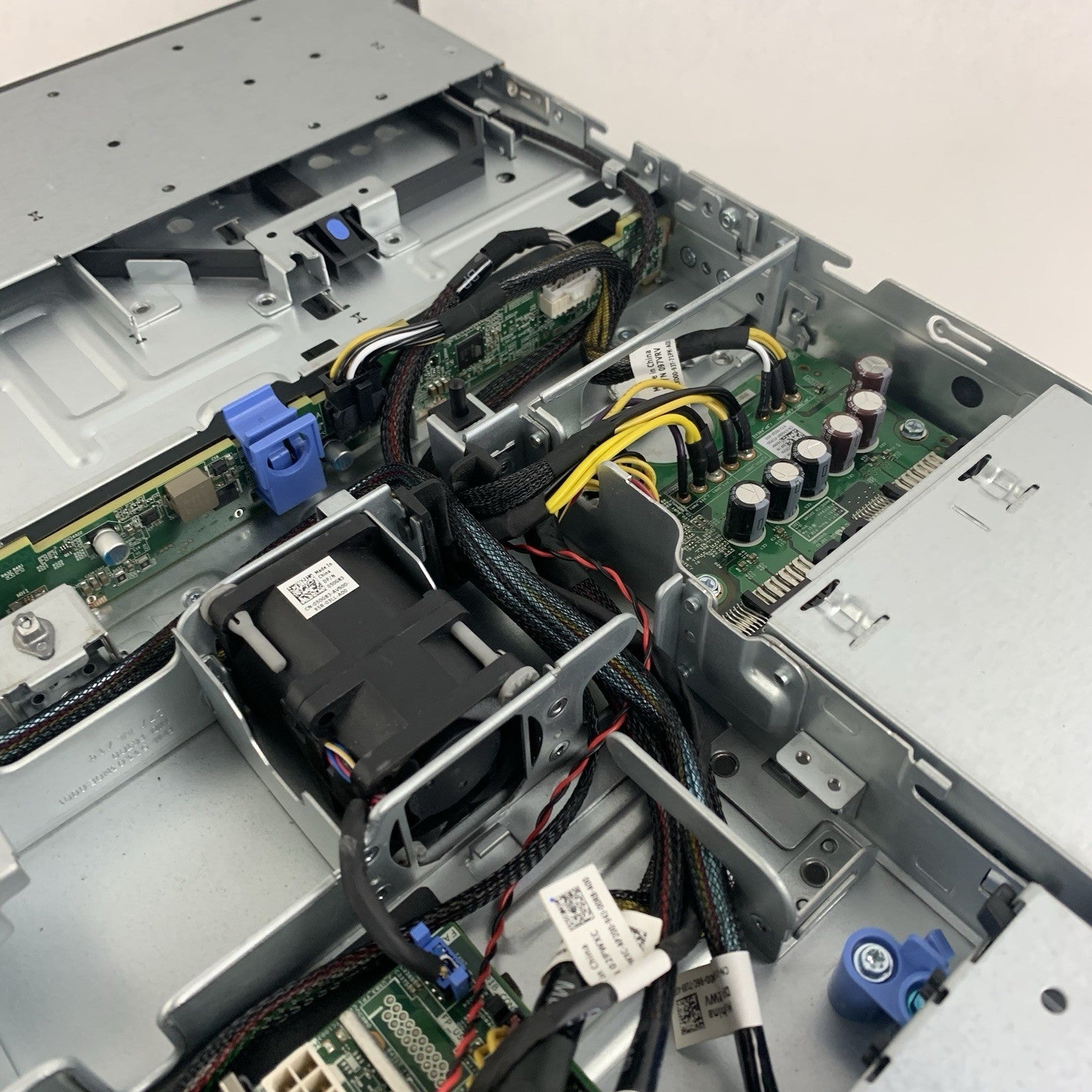 Dell PowerEdge R340 1x Xeon E-2124 3.3 GHz 64 GB Ram H330 No OS No HDD13