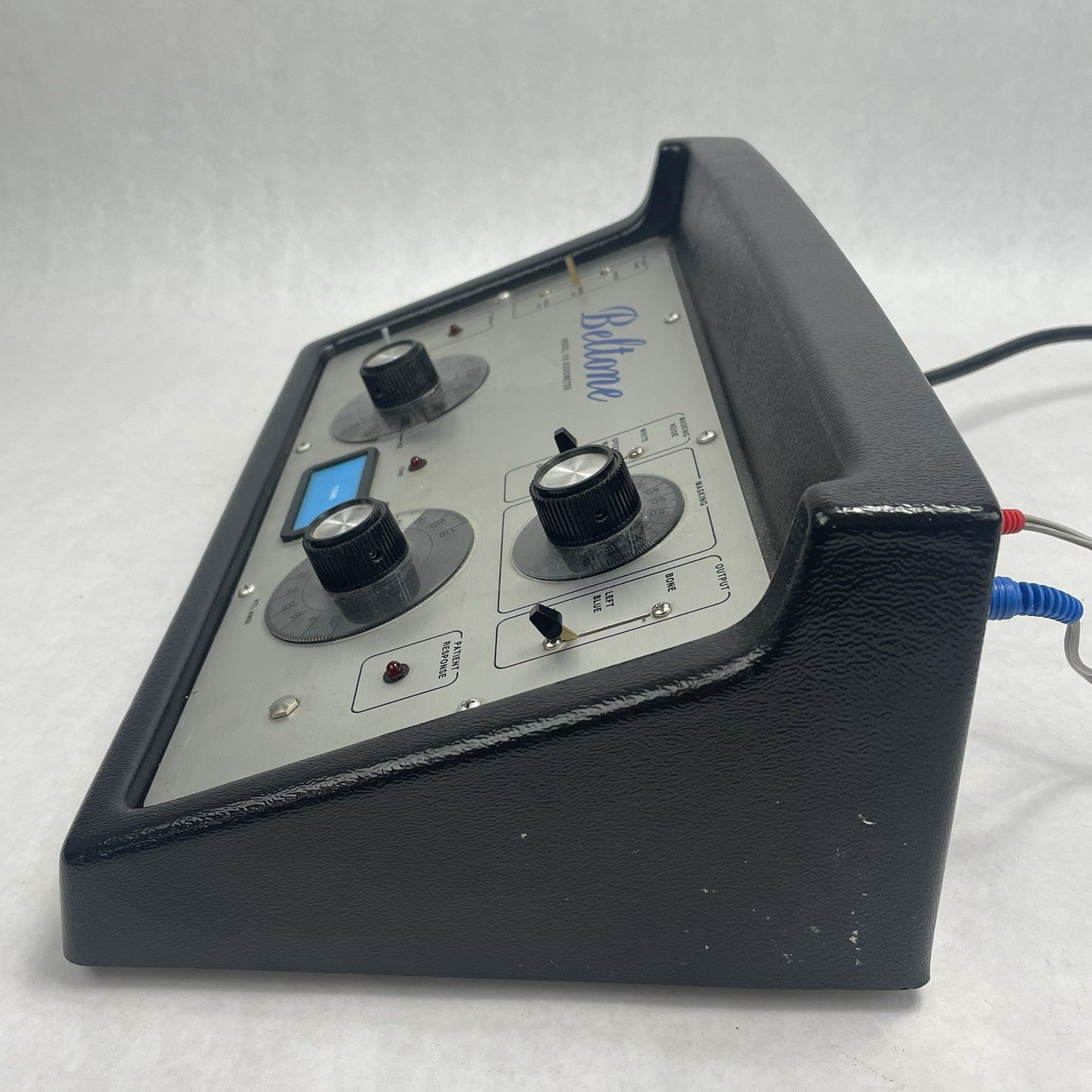 Beltone Model 110 Audiometer w/ Headphones12