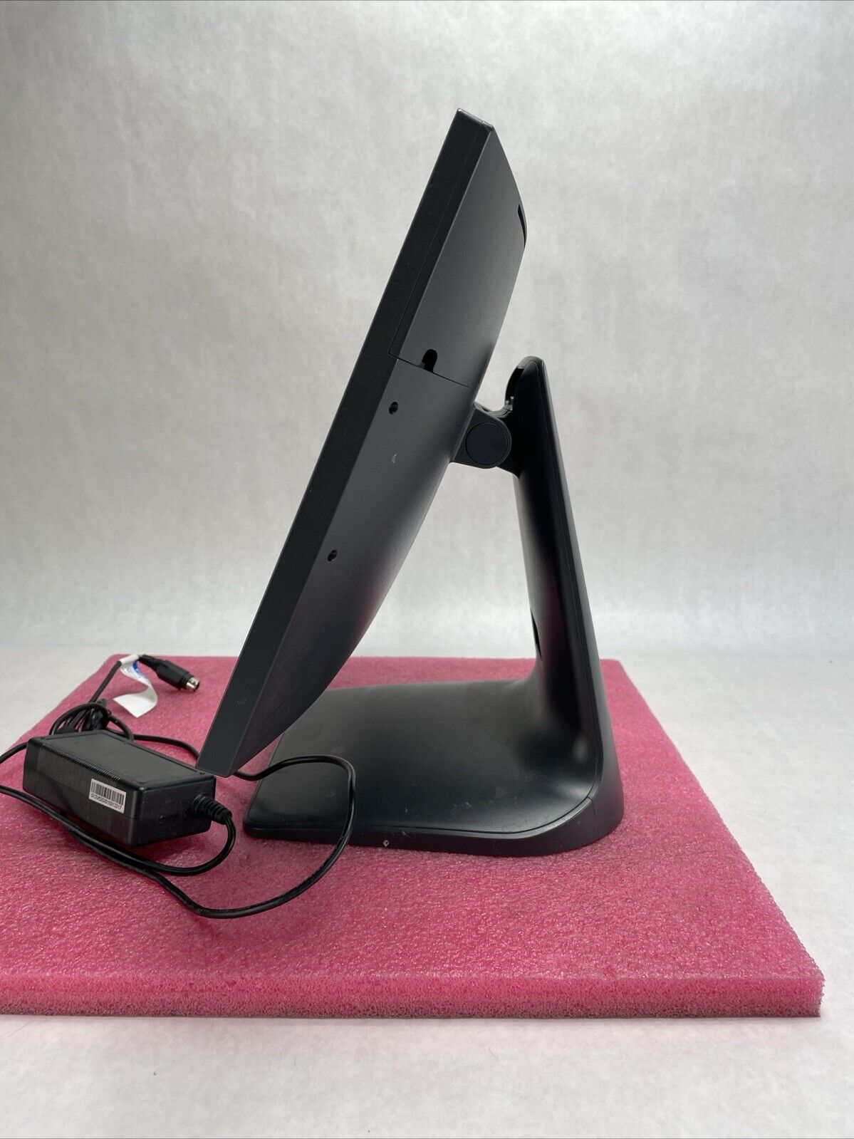 RealBom RB-P101G AIO Intel Celeron J1900 1.99GHz 4GB RAM No HDD No OS