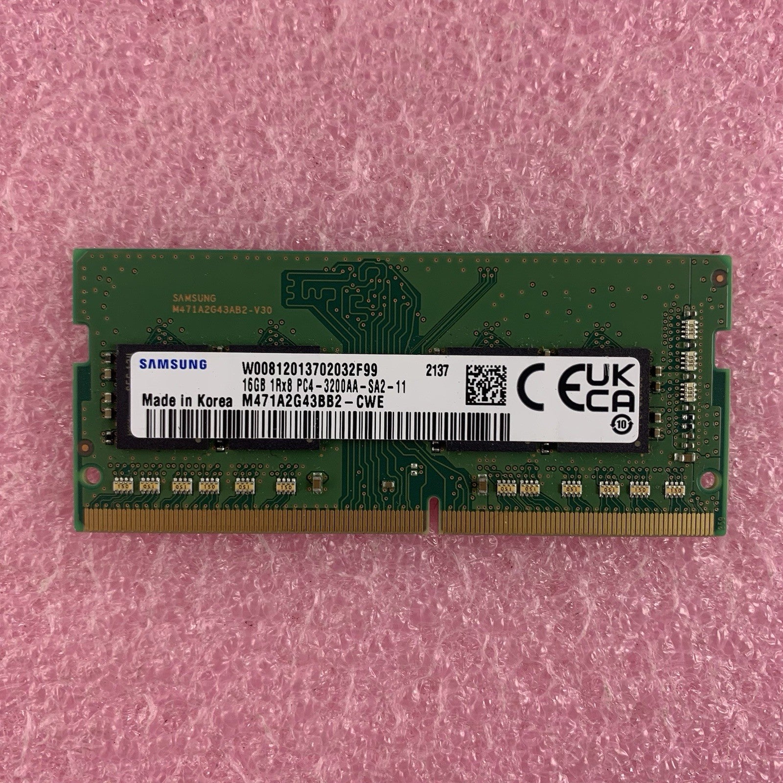 Samsung M471A2G43BB2-CWE 16 GB 1Rx8 PC4-3200AA Laptop Memory Ram1