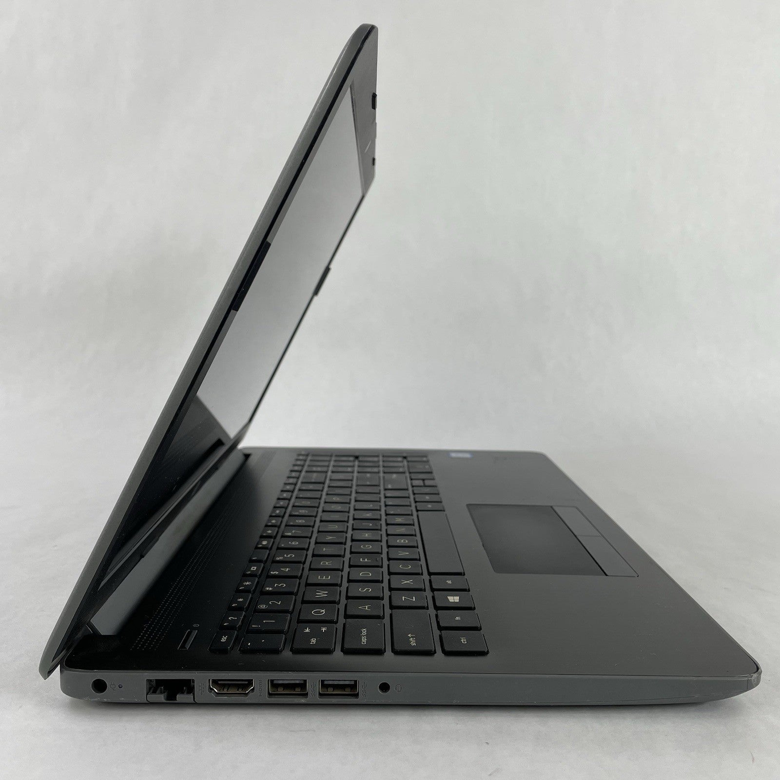 HP 15-da0046nr 15.6" i3-7020U 2.30 GHz 8 GB RAM No SSD No OS - Bad Bottom3