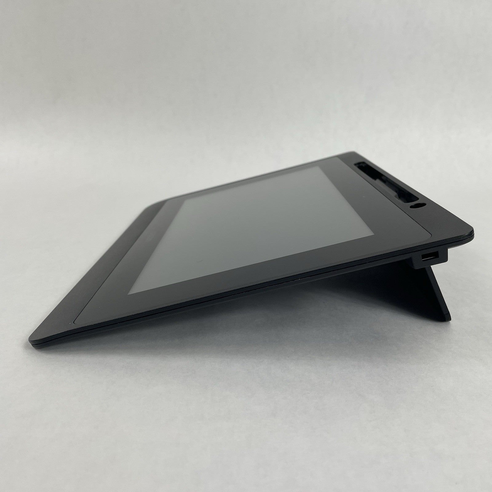Wacom DTU-1141B 10.1" FHD Drawing Tablet - READ5