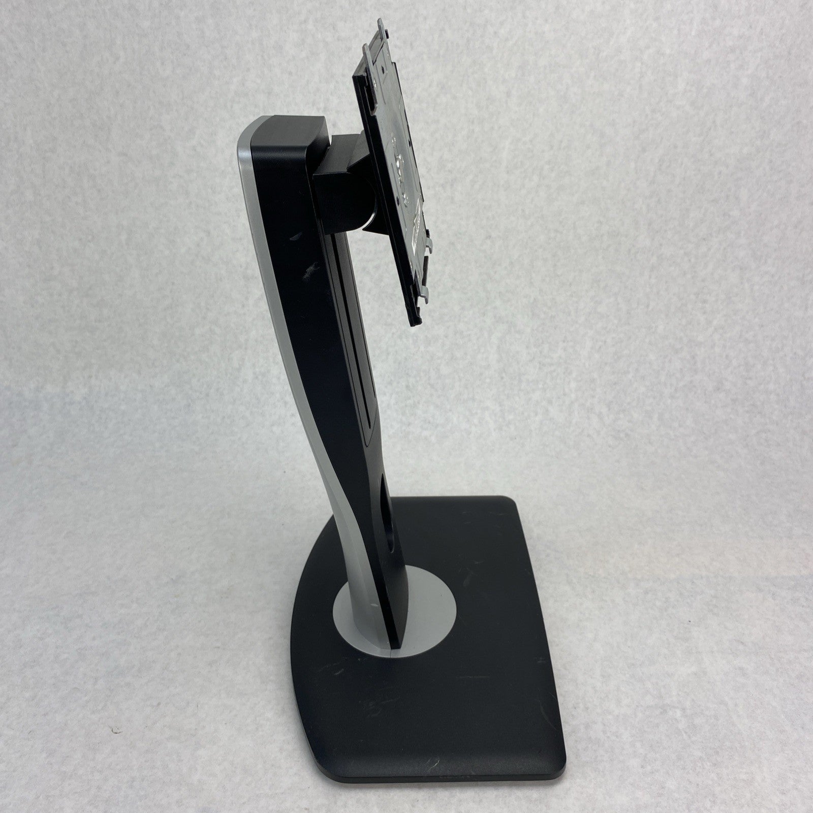 Dell P1913/P1913Sf 19" Monitor Stand - Rotates And Tilts6