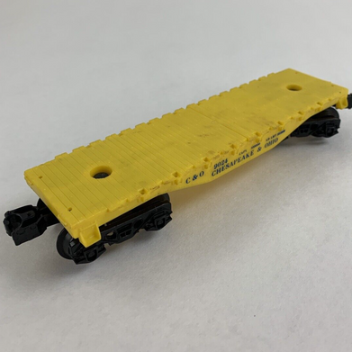 Lionel 9024 Chesapeake & Ohio Railroad Train Flat Skid and N.K.P 9031 Coal Car
