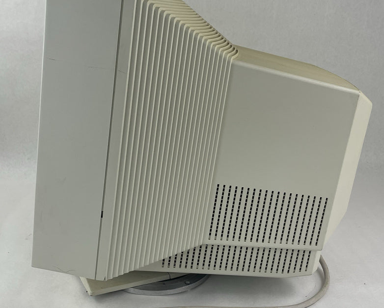 Dell UltraScan 18" P991 Flat Trinitron CRT Monitor