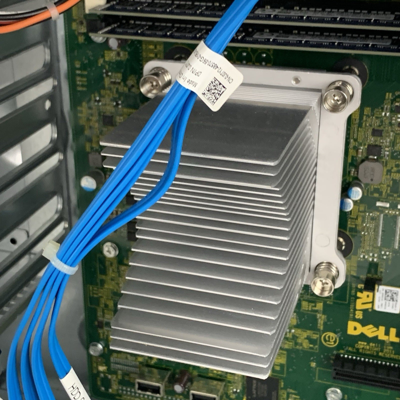 Dell PowerEdge T110 II Tower Xeon E3-1230 3.3 GHz 3 GB RAM No OS No HDD17