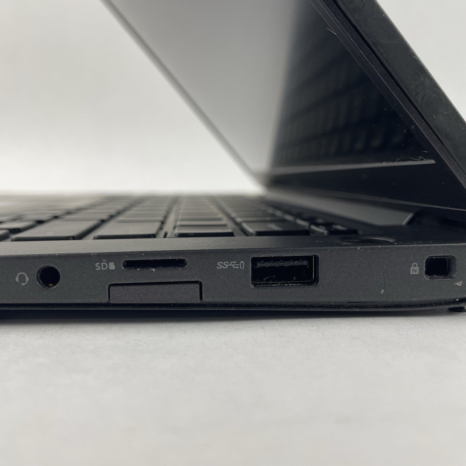Dell Latitude 7400 14" i5-8365U 1.60 GHz 8 GB RAM No SSD/OS/AC6
