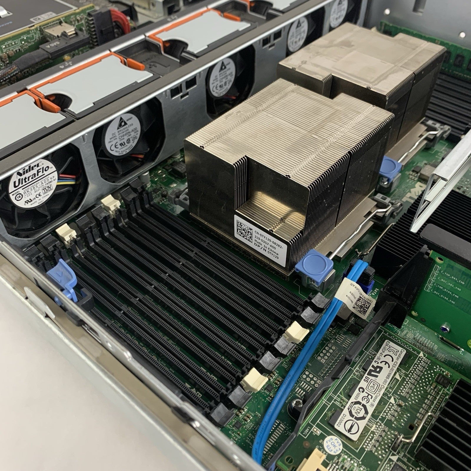 Dell PowerEdge R710 Server 2X Xeon E5620 2.4 GHz 16 GB Perc 6li No OS No HDD13