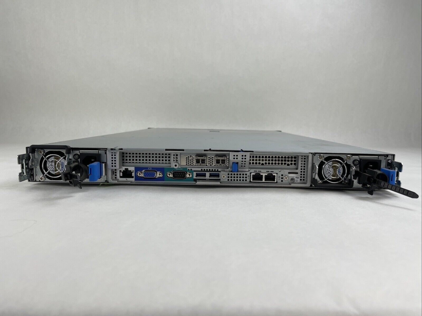 Netapp NAF-1703 Server 2x Intel Xeon Gold 5120 2.2GHz 738GB RAM No HDD No OS