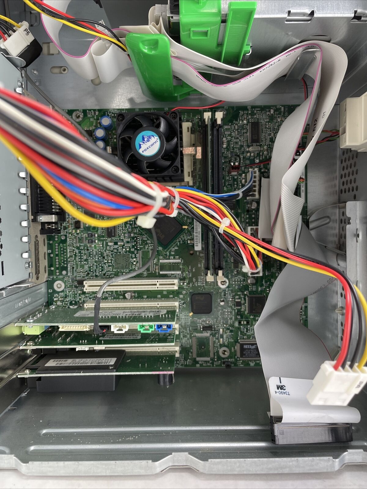 Dell Dimension L700CXE MT Intel Celeron 700MHz 128MB RAM No HDD No OS