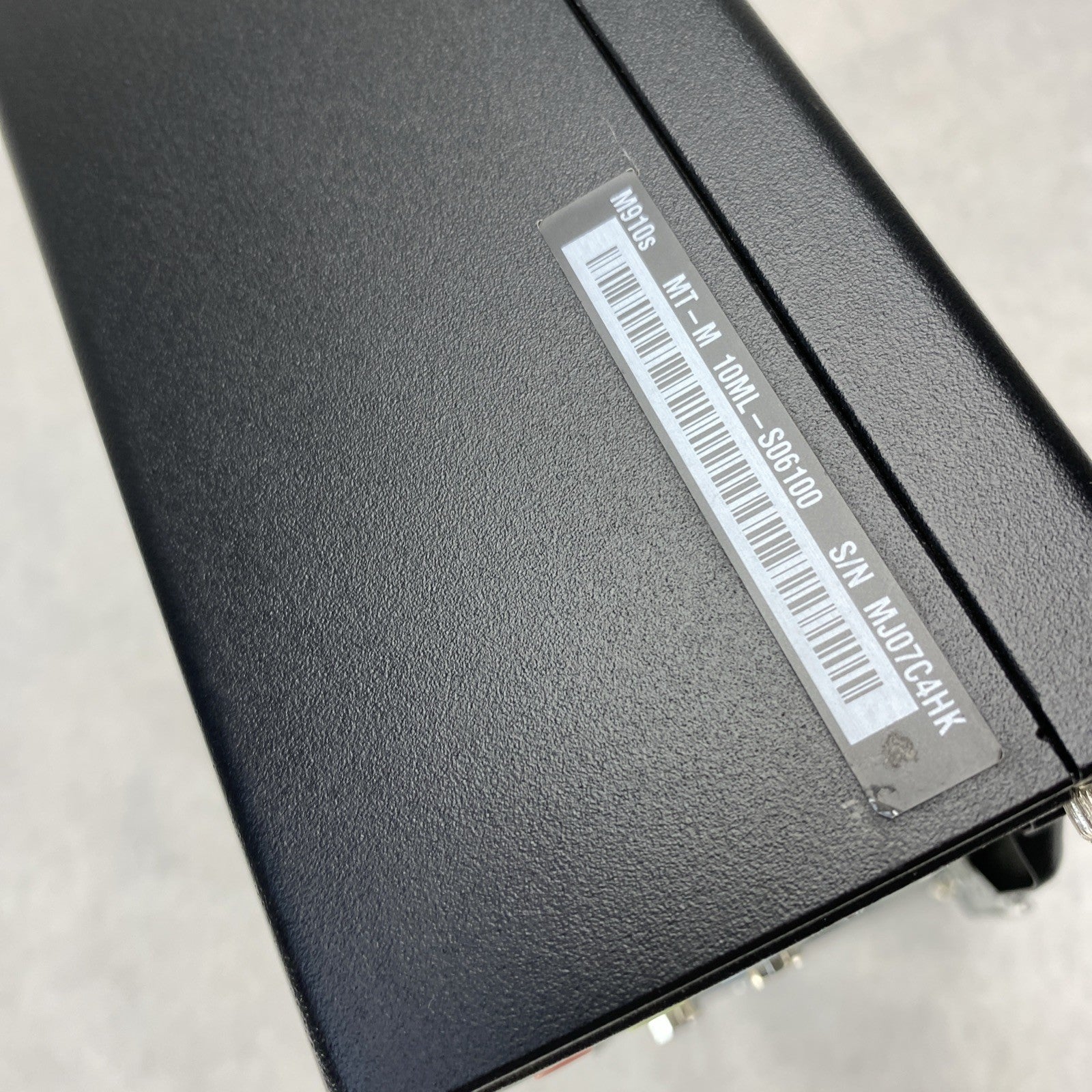 Lenovo ThinkCentre M910s SFF Intel i5-7500 3.40GHz 8GB RAM NO HDD No OS