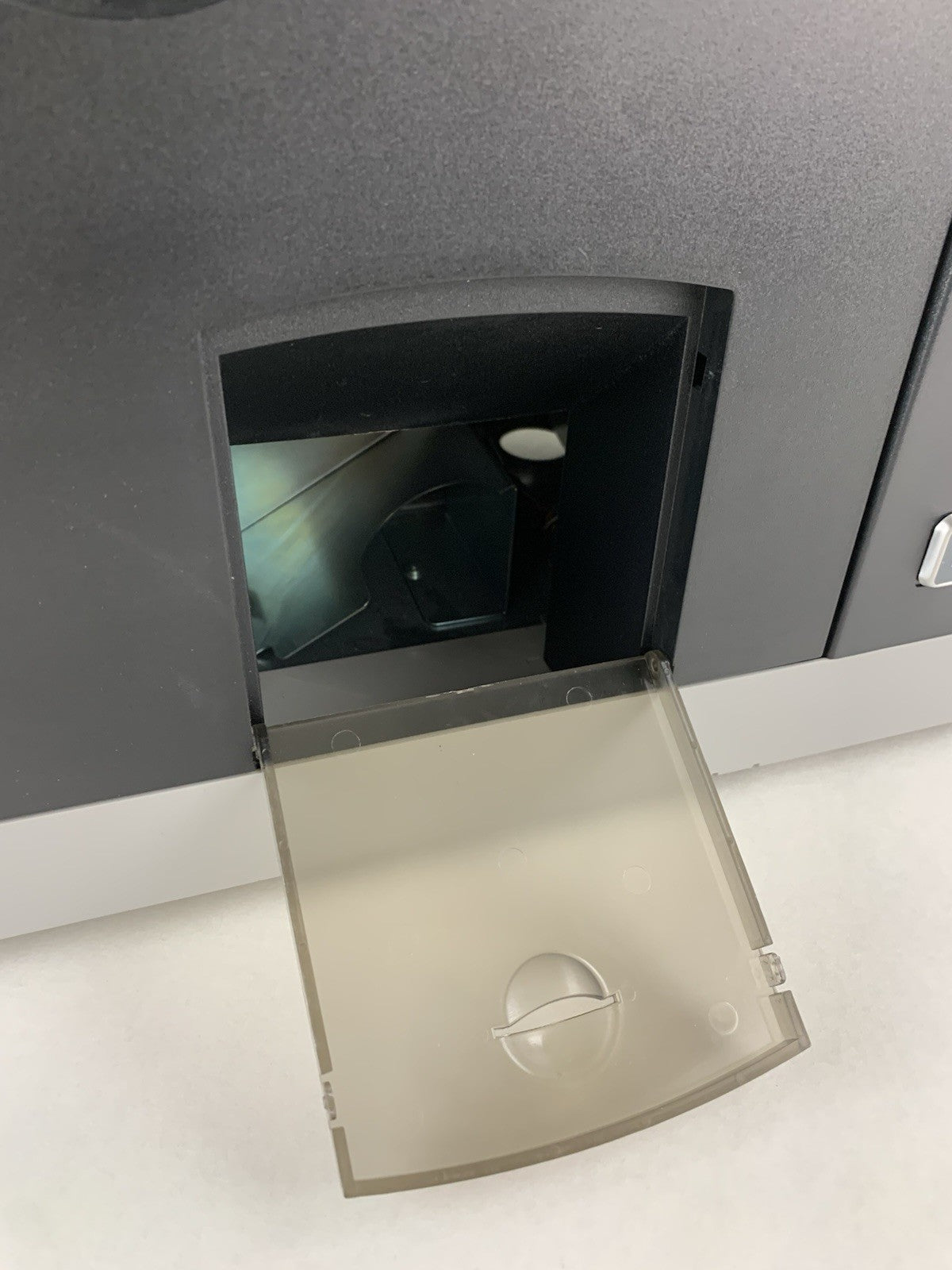 Fargo DTC550 ID Badge Card Printer - Partially Tested2