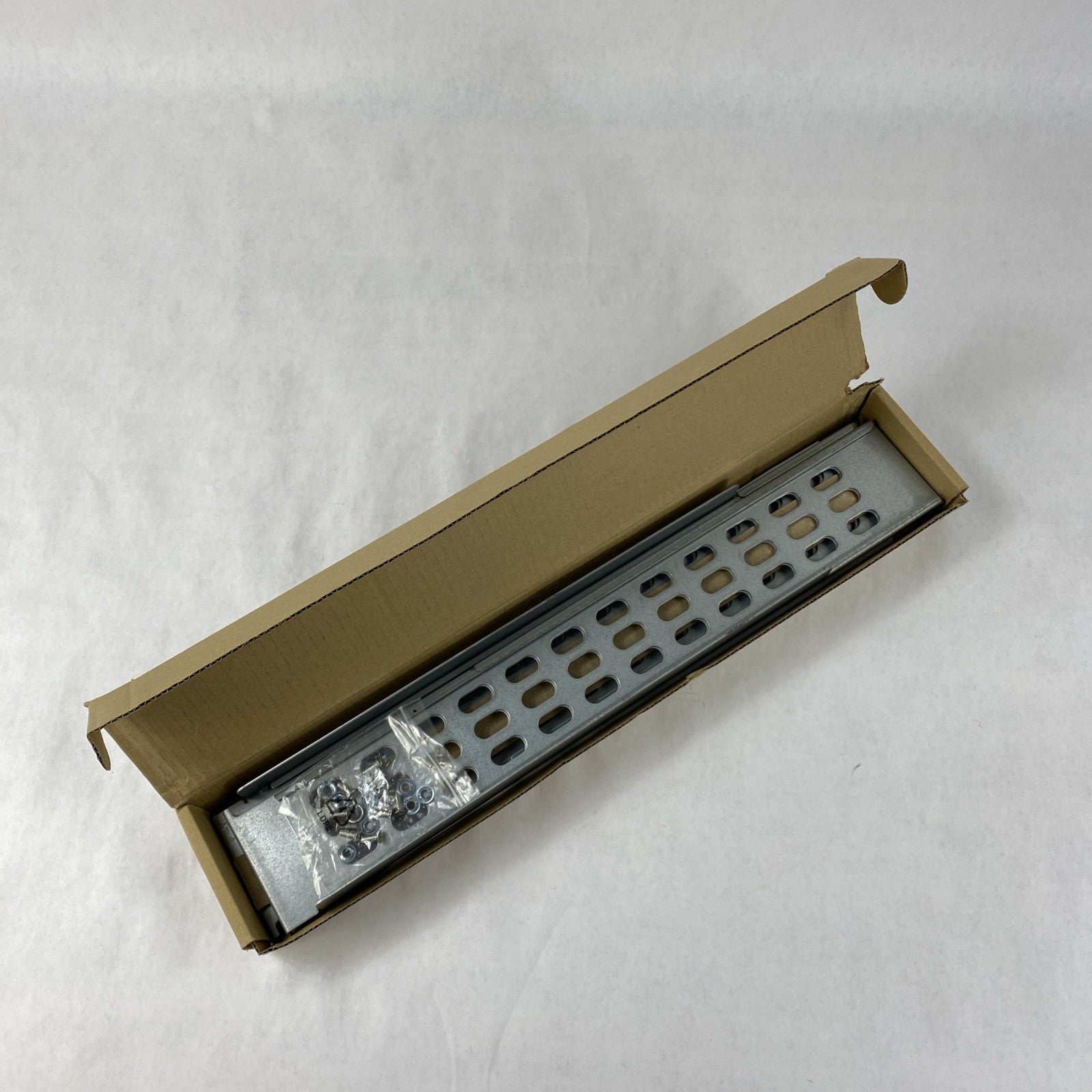APC 0M-756H Sliding Rail Kit Smart-UPS Left 870-1250B and Right 870-1251B5