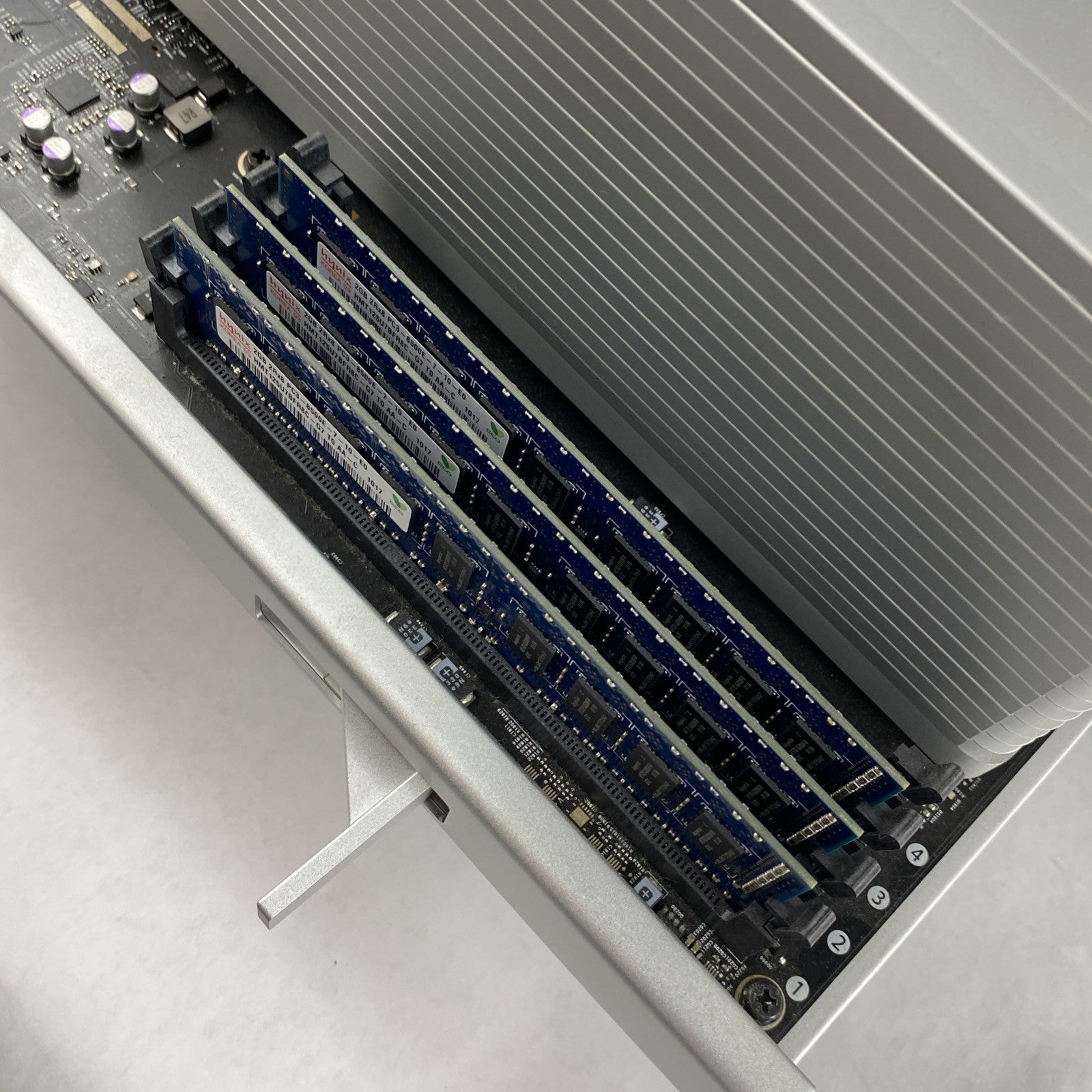 Apple Mac Pro A1289 2009 Xeon W3540 2.93GHz 6GB RAM 640GB HDD os10.11.6 No GPU17