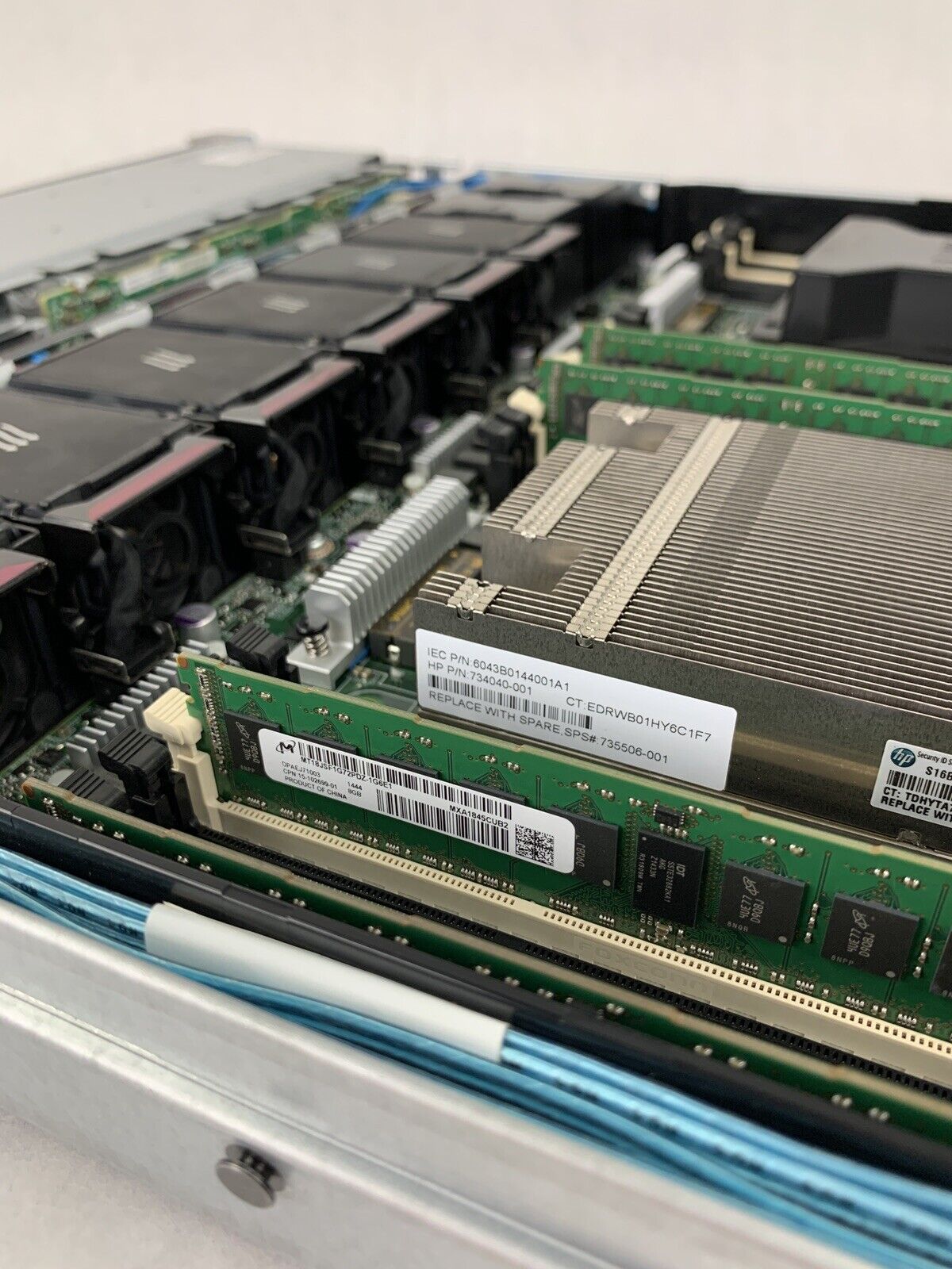 HP ProLiant DL360p Gen8 Quad-Core Xeon E5-2603 V2 1.8 GHz 32 GB RAM No OS No HDD