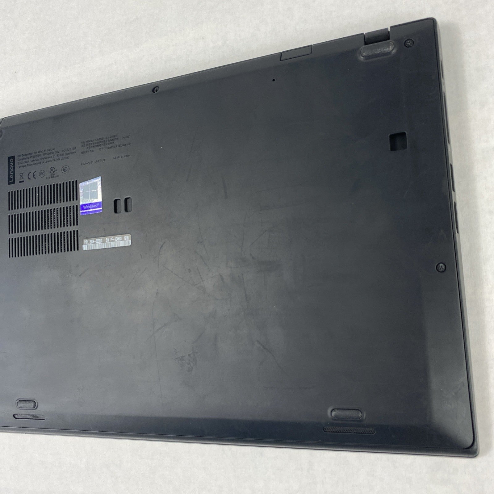 Lenovo ThinkPad X1 Carbon 6th Gen i5-8250U 1.6GHz 8GB RAM 14" No Batt. No HDD/OS