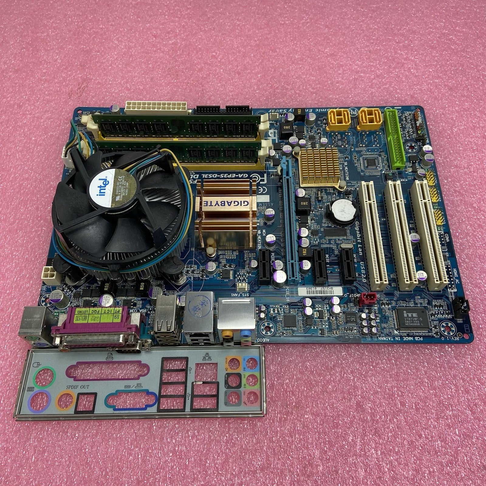 Gigabyte EP35-DS3L Motherboard Intel Core 2 Quad Q6600 2.4GHz 2GB RAM w/Shield4