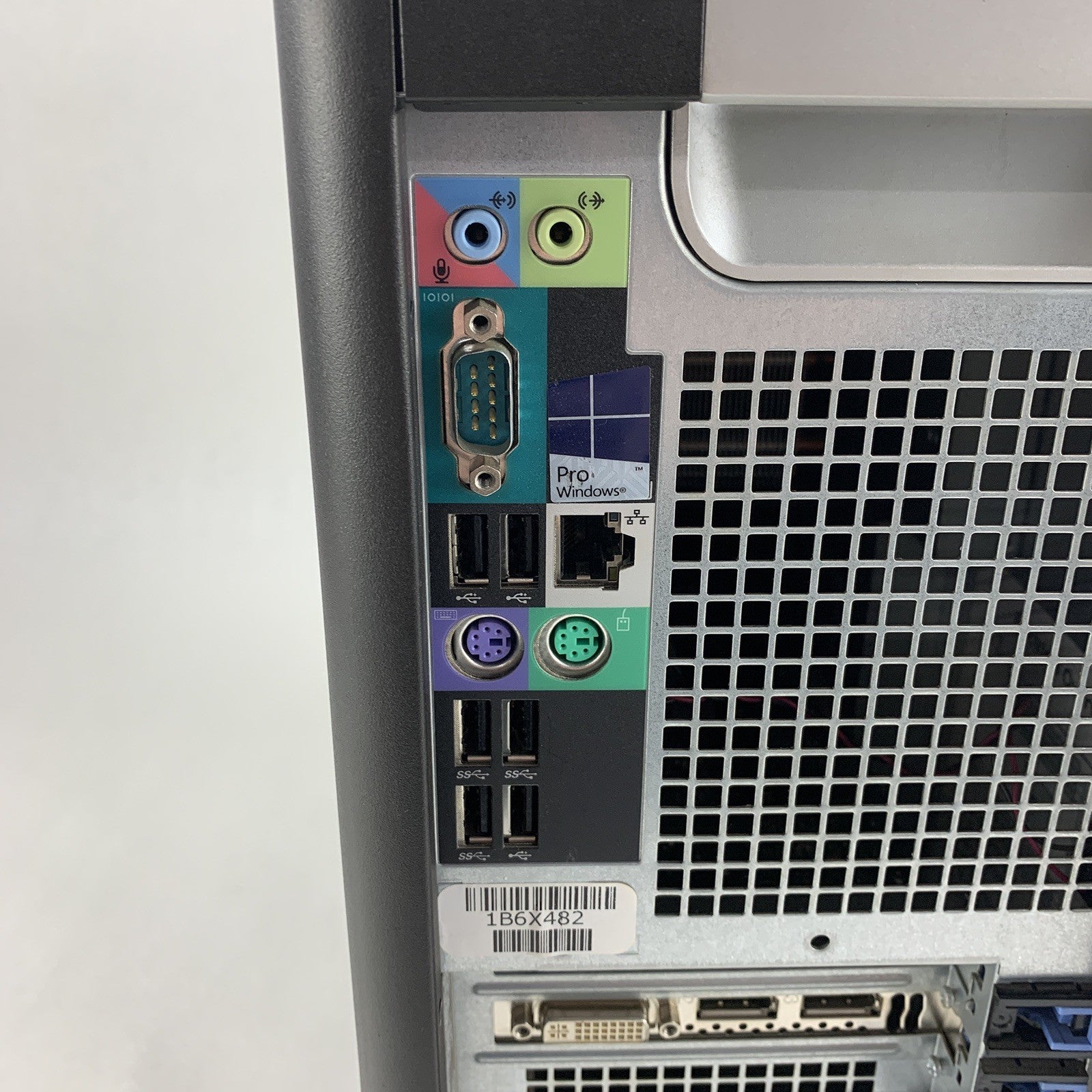 Dell Precision Tower 5810 E5-1620v3 3.5 GHz 32 GB RAM Quadro K2200 No HDD No OS