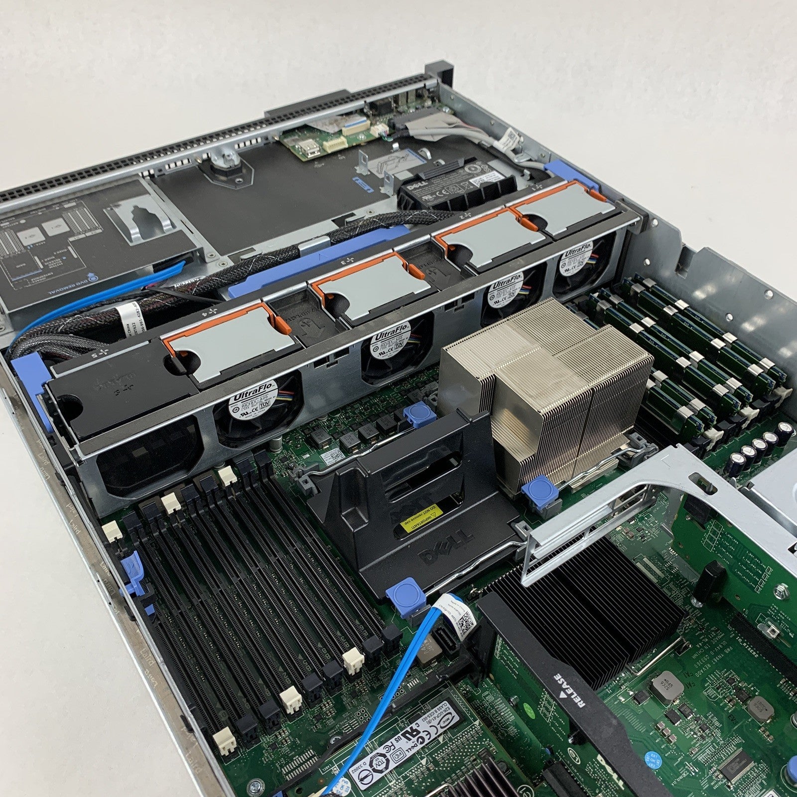 Dell PowerEdge R710 x1 Intel Xeon E5504 2.00 GHz 24 GB RAM No HDD No OS No CD