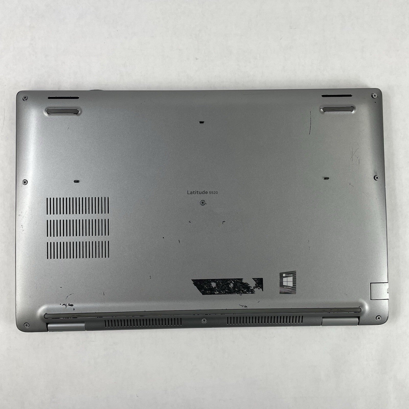 Dell Latitude 5520 15.6" i5-1135G7 2.40 GHz 8 GB RAM No SSD/OS/AC - Bezel READ15
