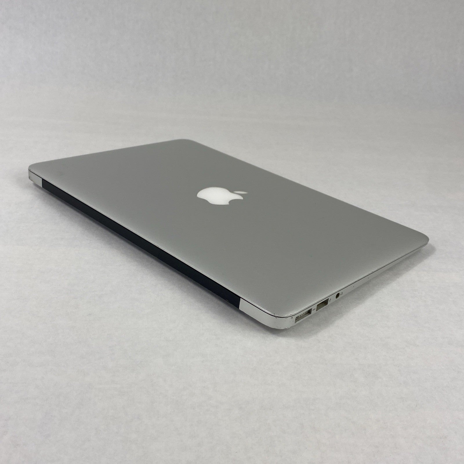 Apple MacBook Air A1465 2015 11" 1.6Ghz i5 4GB RAM 120GB SSD os11.7.1 706 Cycles