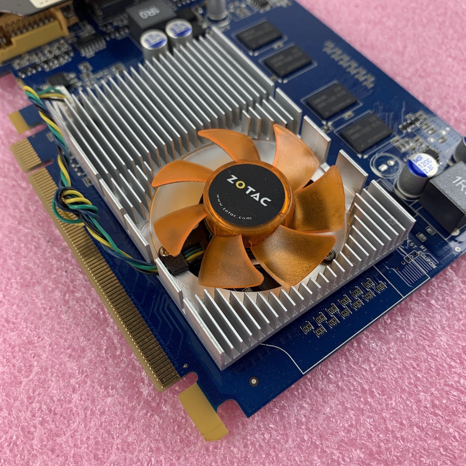 Zotac GeForce 288-30N49-010ZT 9400GT 512MB 128bit DDR2 DVI VGA Video Card