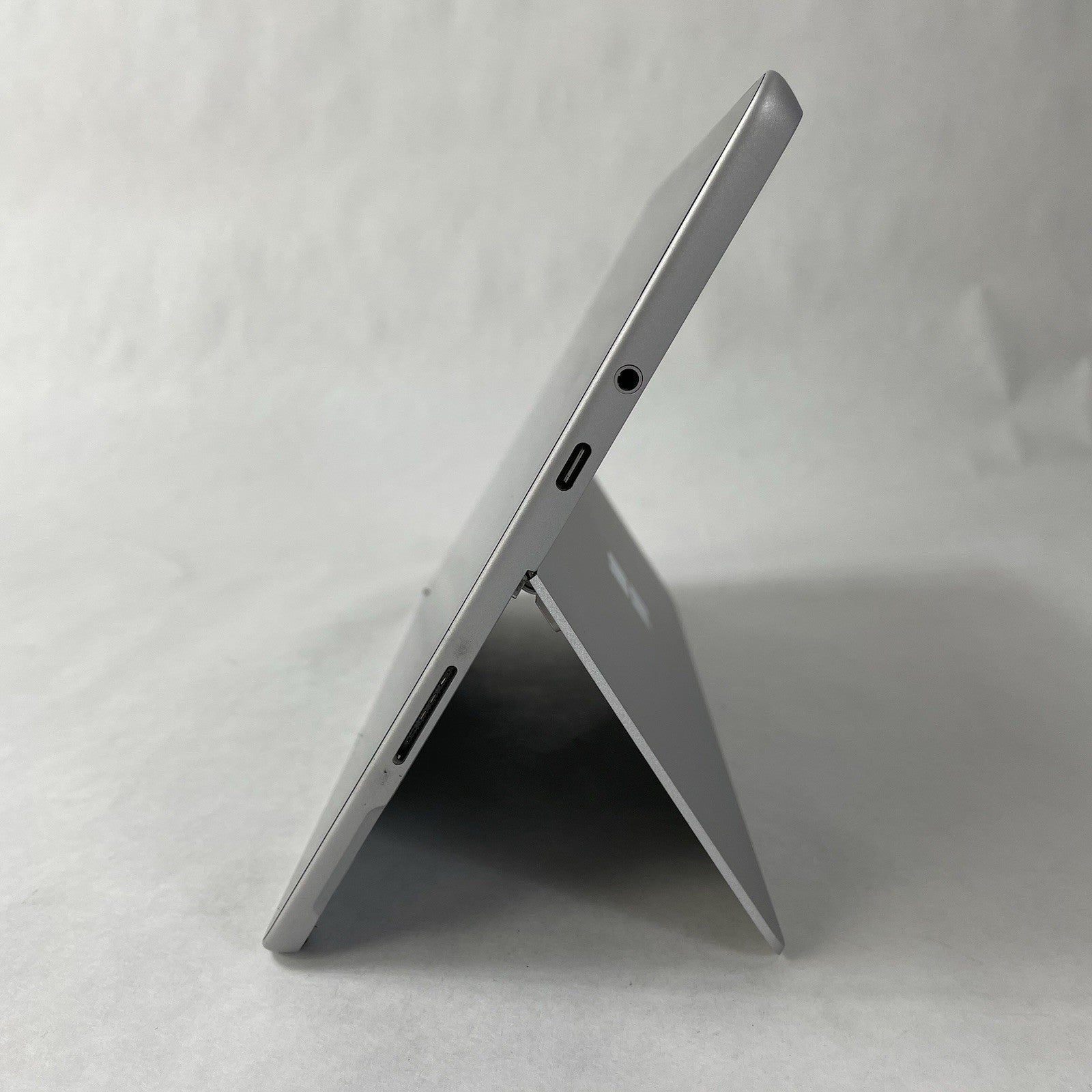 Microsoft Surface G03 i3-10100Y 1.30 GHz 8 GB RAM 128 GB SSD Windows 114