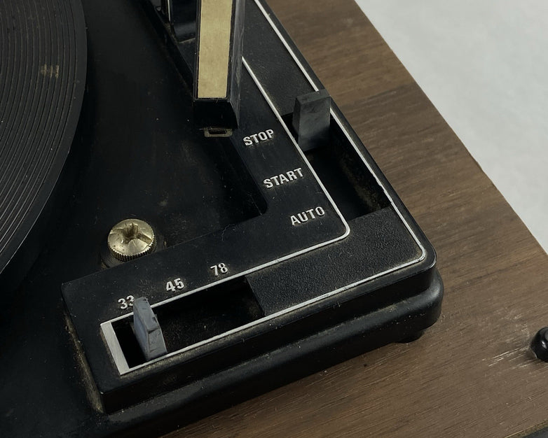 Sears 400.91712 700 AM/FM Stereo 8 Track Turntable Music System