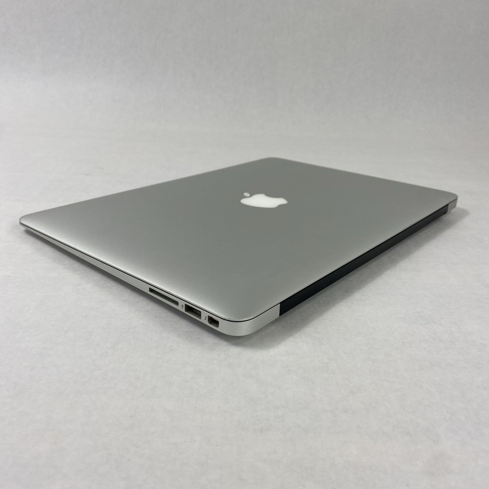Apple MacBook Air A1466 2015 13" 1.6GHz i5 4GB RAM 256GB SSD os11.7.1 723 Cycles