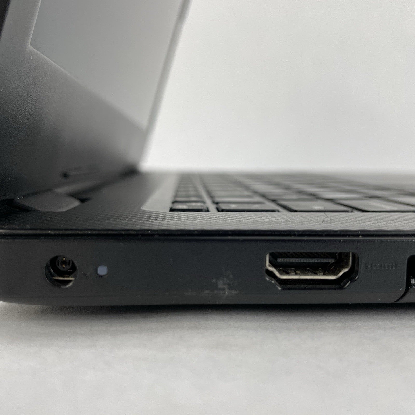 Dell Vostro 3490 14" i5-10210U 1.60 GHz 8 GB RAM No SSD No OS - Bad Edge6