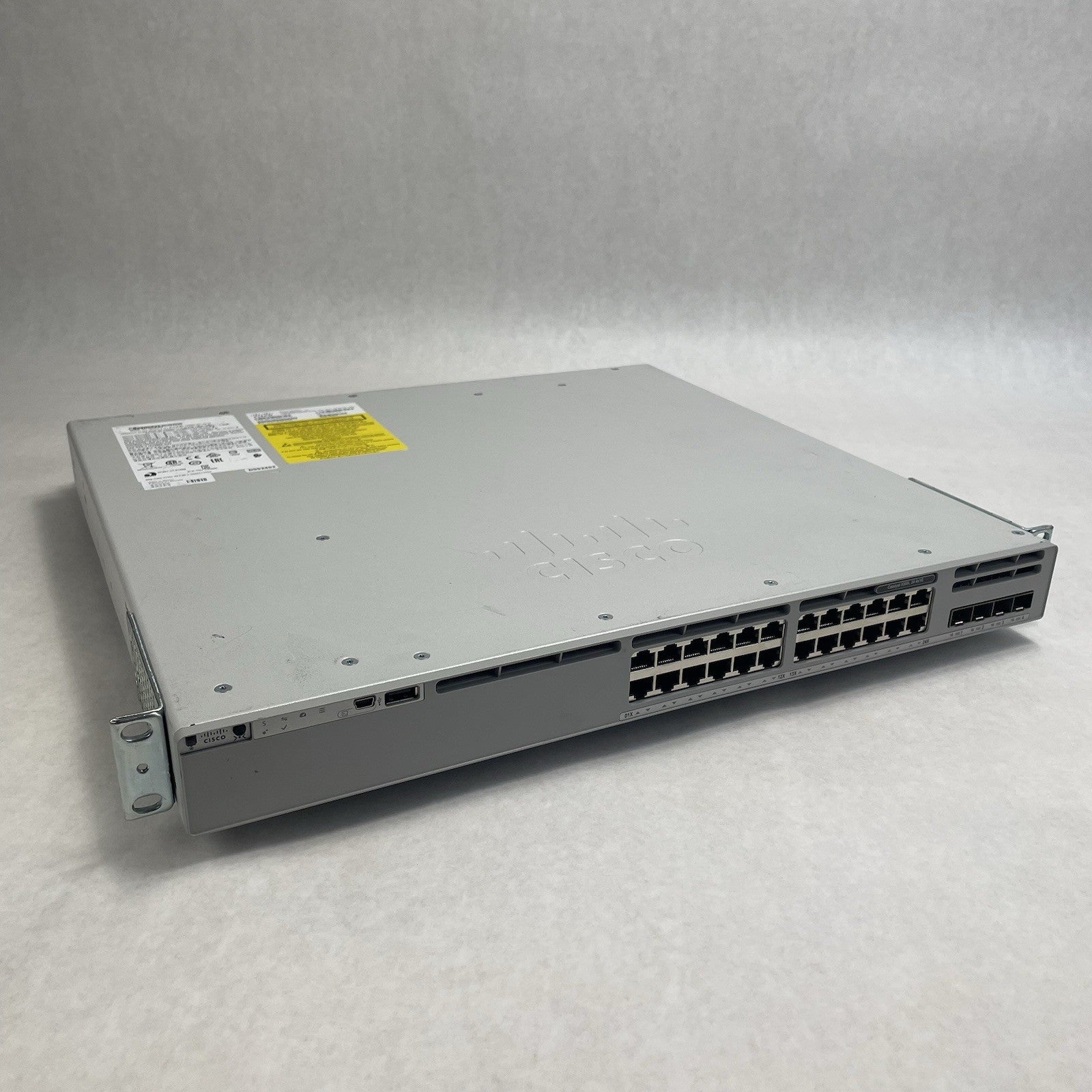 Cisco Catalyst C9300L-24T-4G-E V01  24-Port 9300 Tested & Reset 2x PSU0