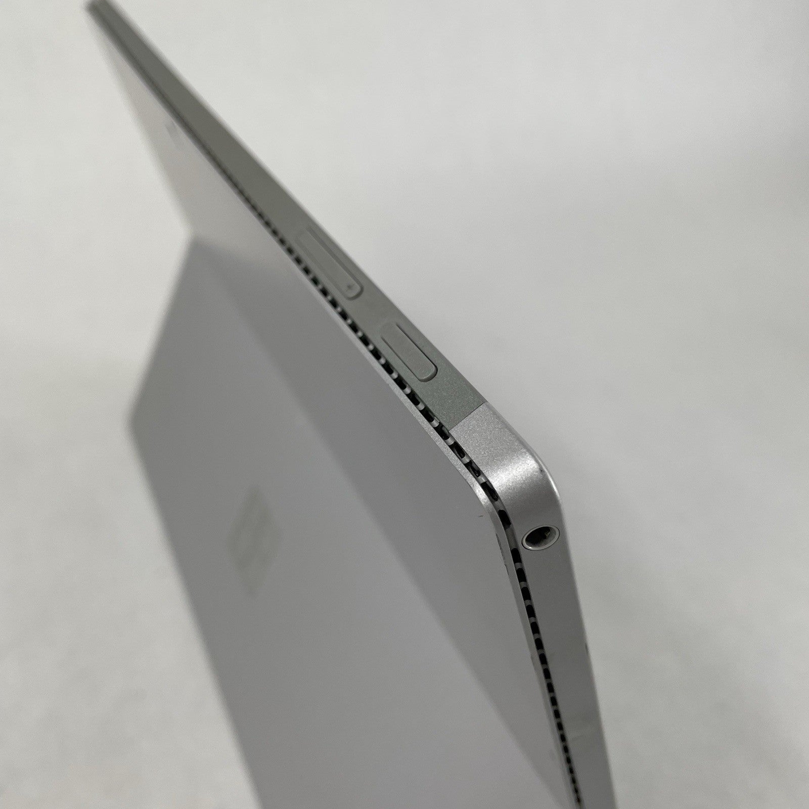 Microsoft Surface Pro 4 12" i5-6300U 2.40 GHz 8 GB RAM 256 GB SSD Win11 - READ5