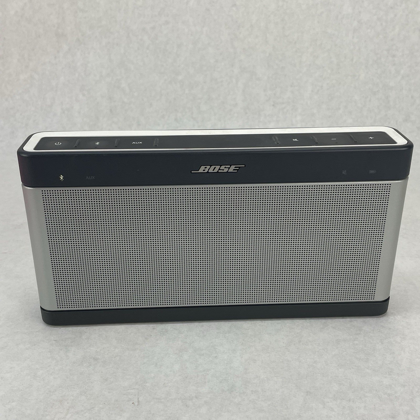 Bose Sound Link iii MODEL 414255 Bluetooth Speaker and Power Cord1