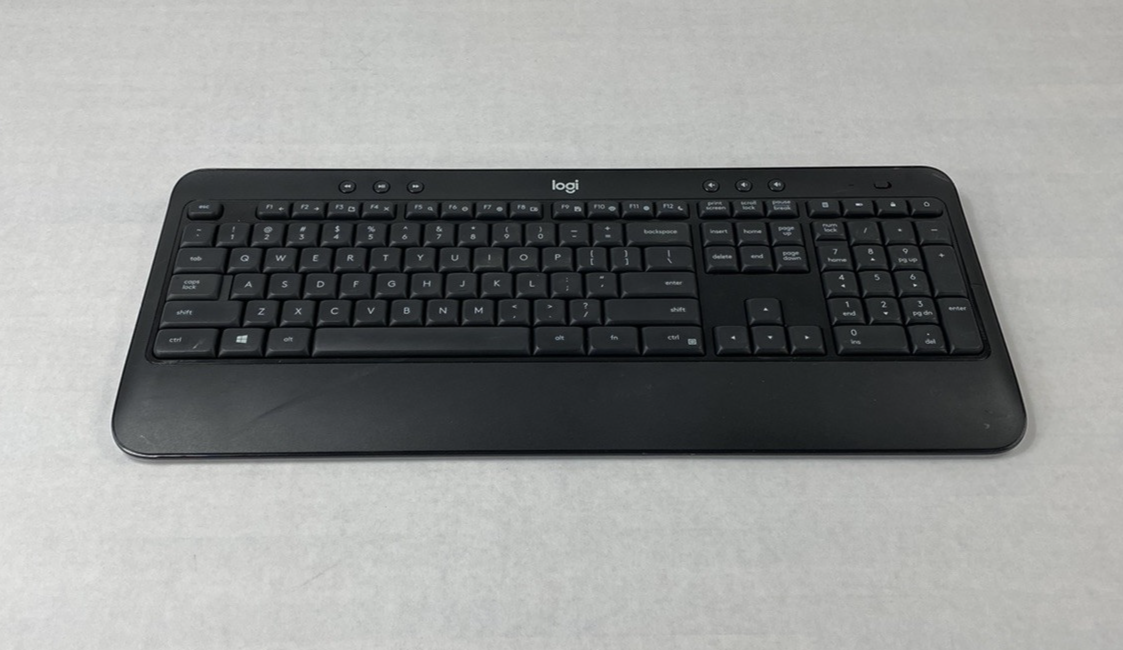 Lot of 4 Logitech K540 Y-R0012 Wireless Desktop Keyboard Power Tested No Dongle