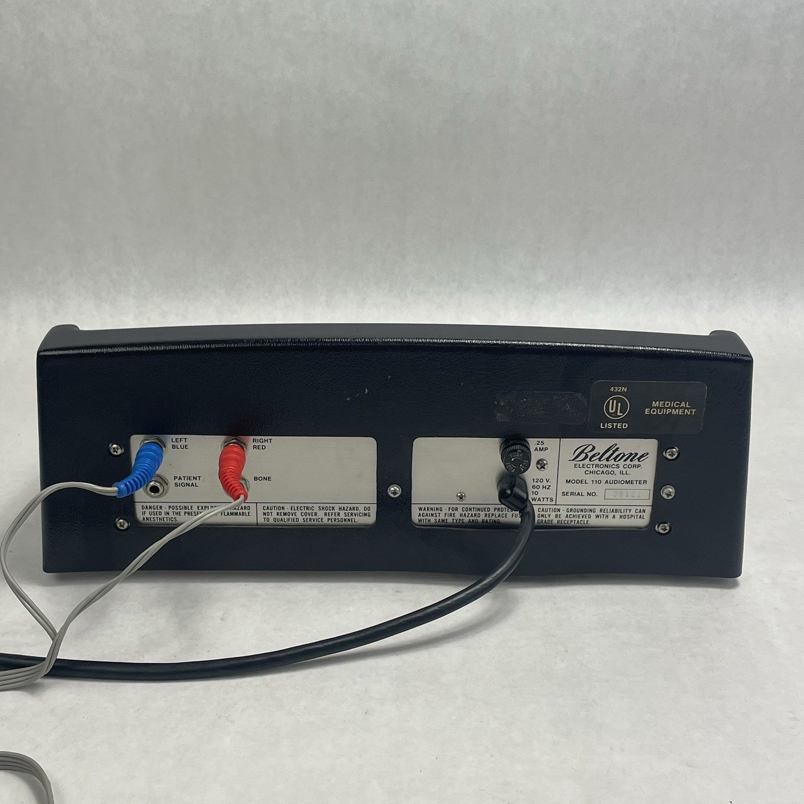 Beltone Model 110 Audiometer w/ Headphones7