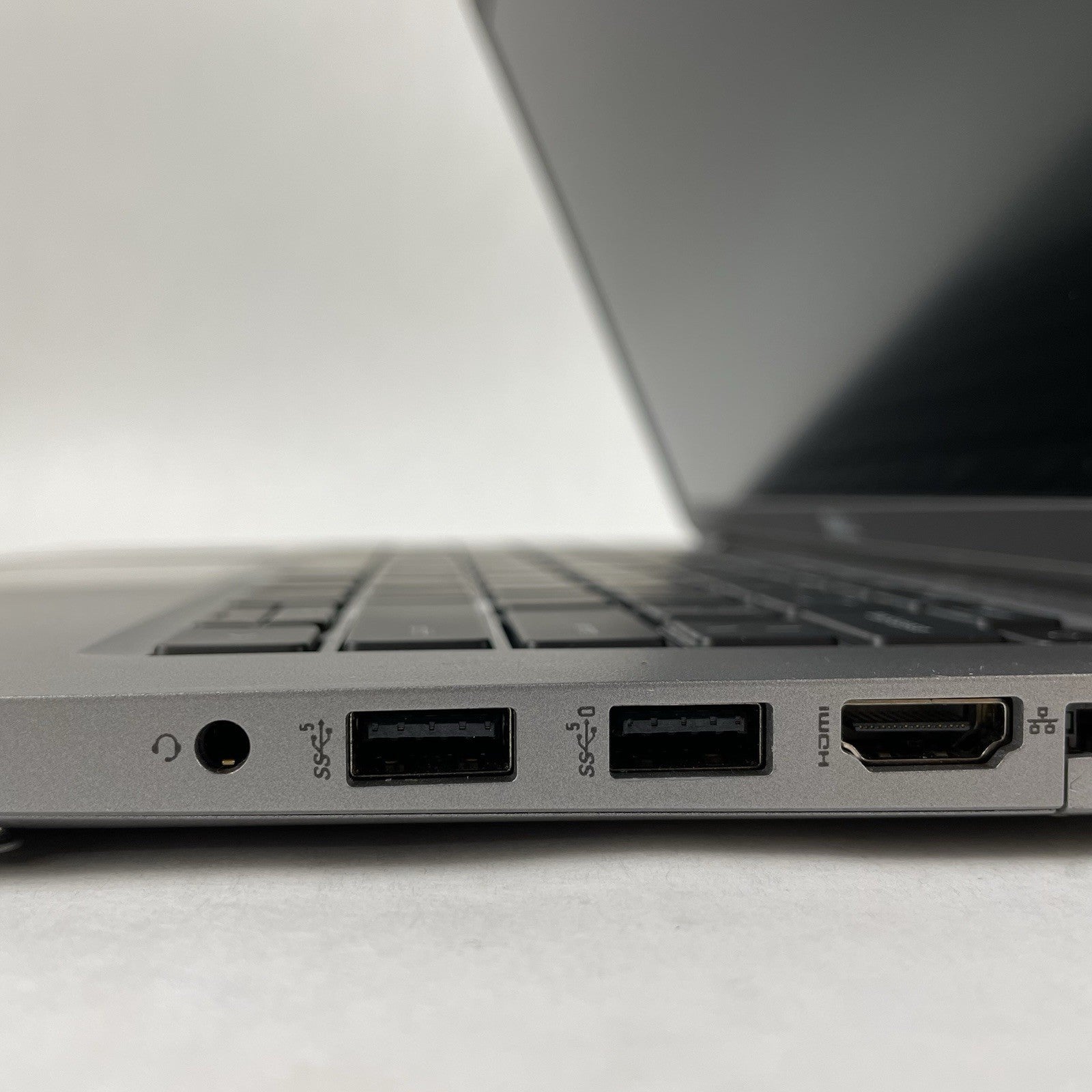 Dell Latitude 5430 14" i5-1235U 3.96 GHz 16 GB RAM No SSD/OS/AC8