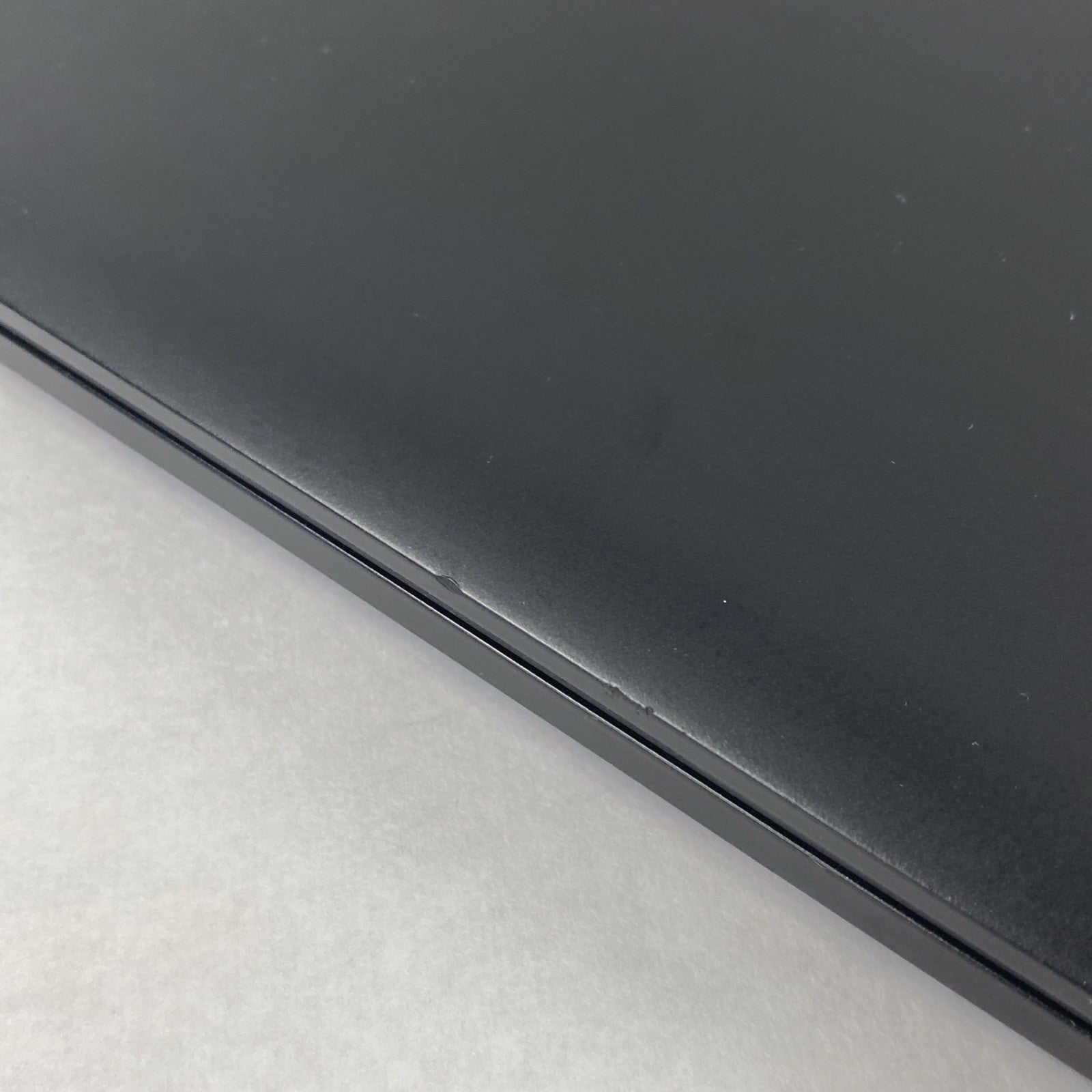 Dell Latitude 5590 Core i7-8650U 1.90 GHz 8GB RAM 15.6" No HDD No OS