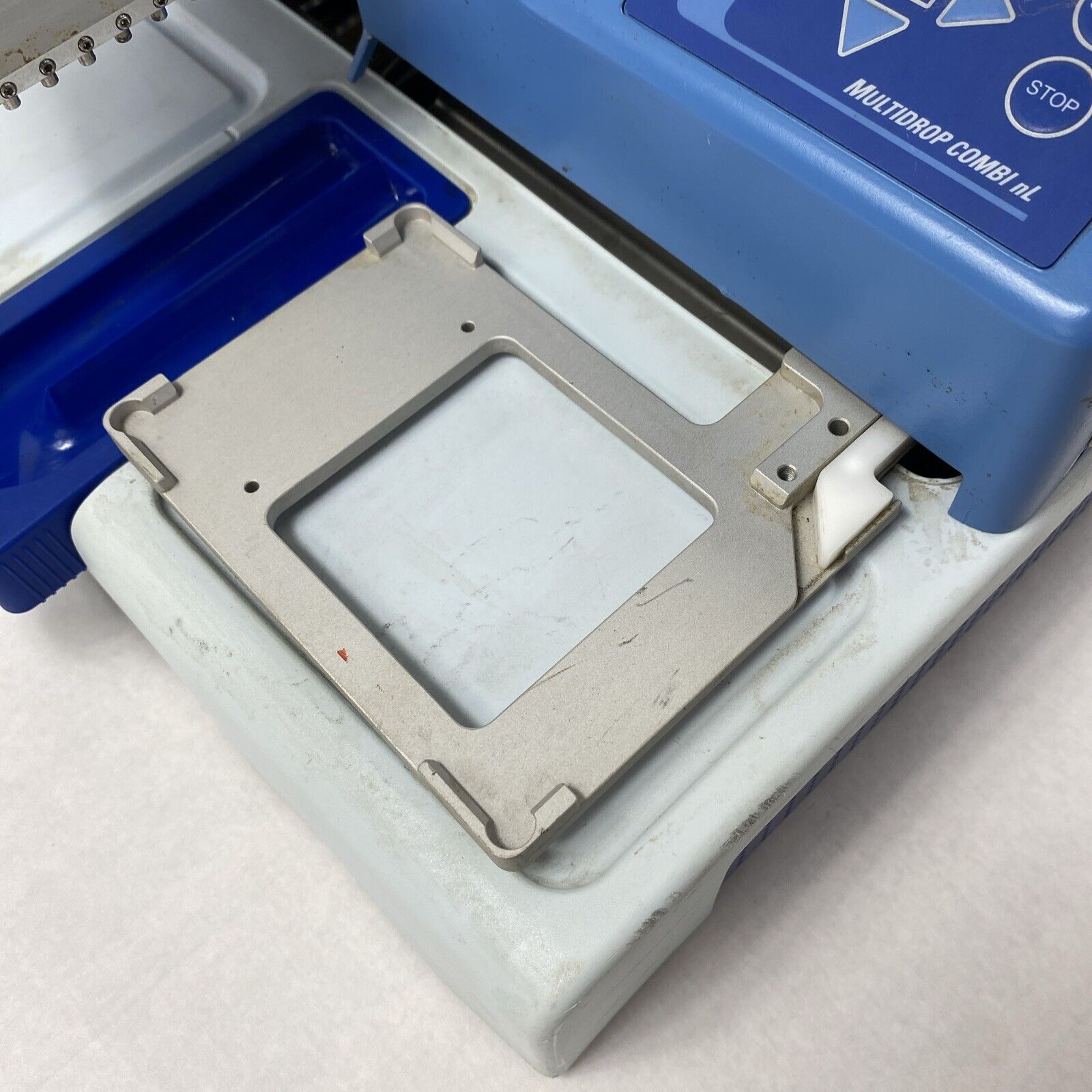 Thermo Scientific 838 MultiDrop Combi nL Reagent Dispenser