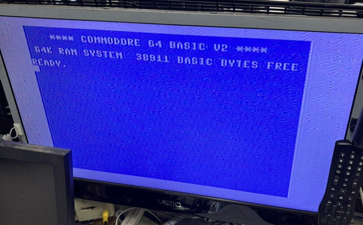 Commodore 64 64C Computer System Boots w/PSU, NKP Deluxe Keypad, and Manuals