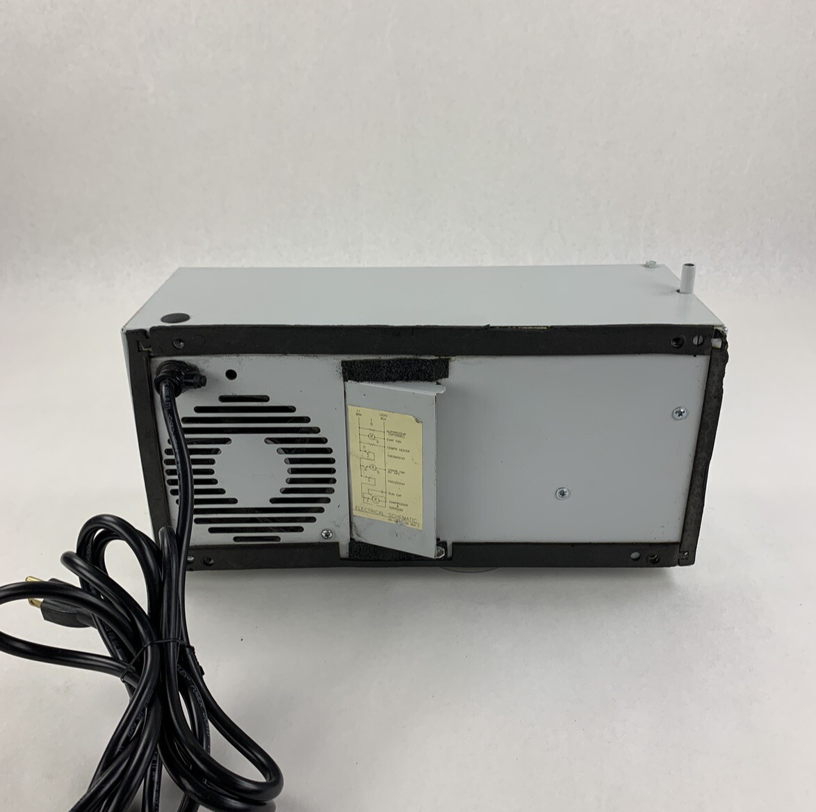 McLean T150116G100 T Series Compact Outdoor Air Conditioning Blows Cool No Screw