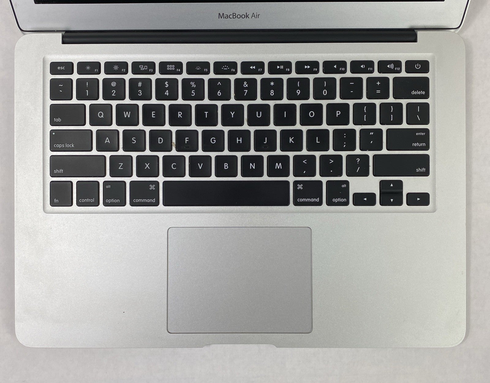 Apple MacBook Air A1466 2012 13" 1.7GHz i5 4GB RAM 60GB SSD os10.15.7 273 Cycles