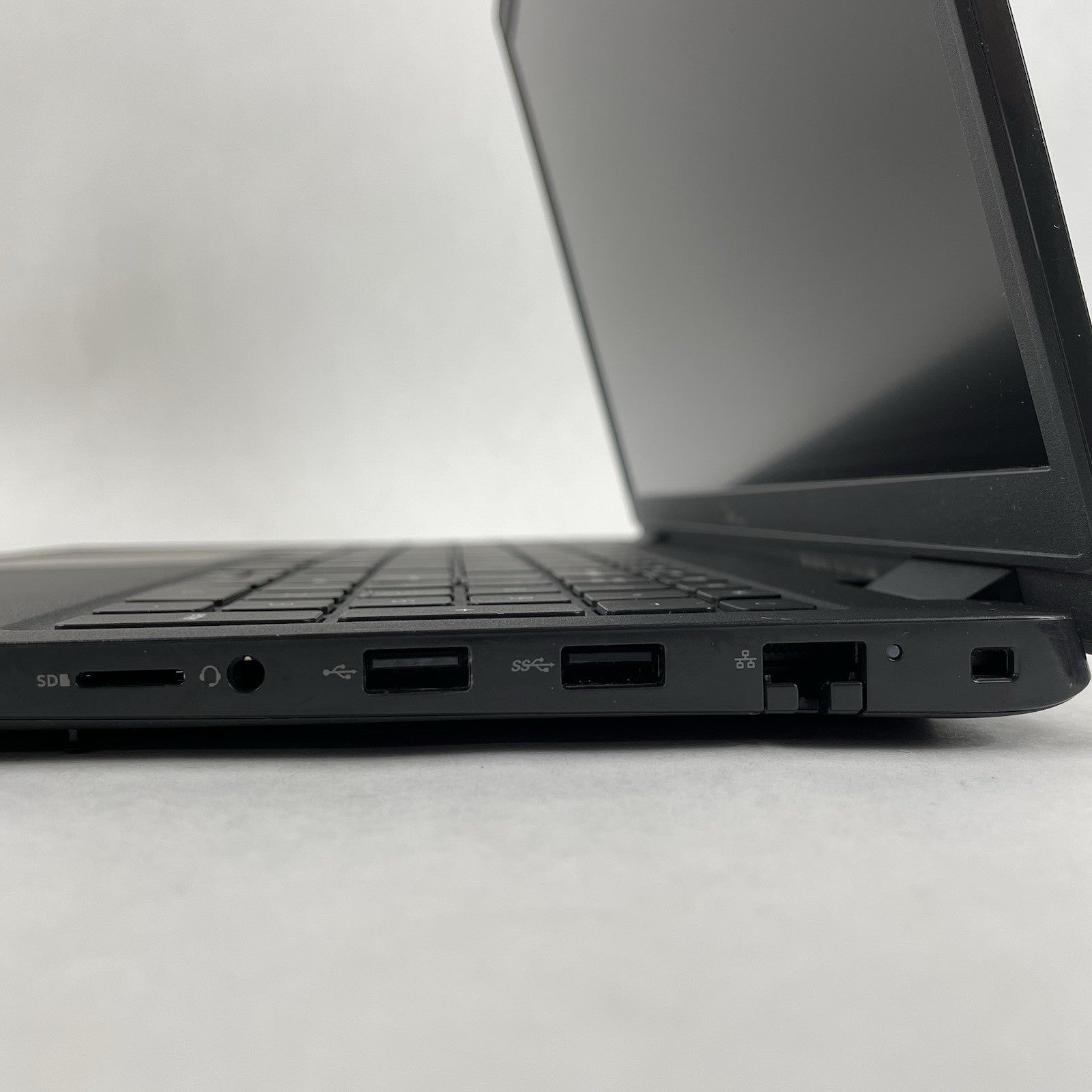 Dell Latitude 3520 15.6" i5-1135G7 2.40GHz 8GB RAM No SSD/OS/AC-Bad Heat Sensors7