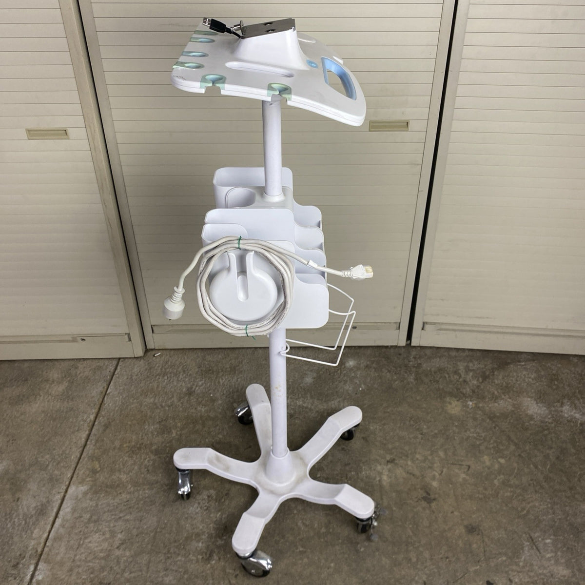 Welch Allyn 4800-60 Mobile Stand Rolling Cart for Vital Signs Monitor 6000Series10