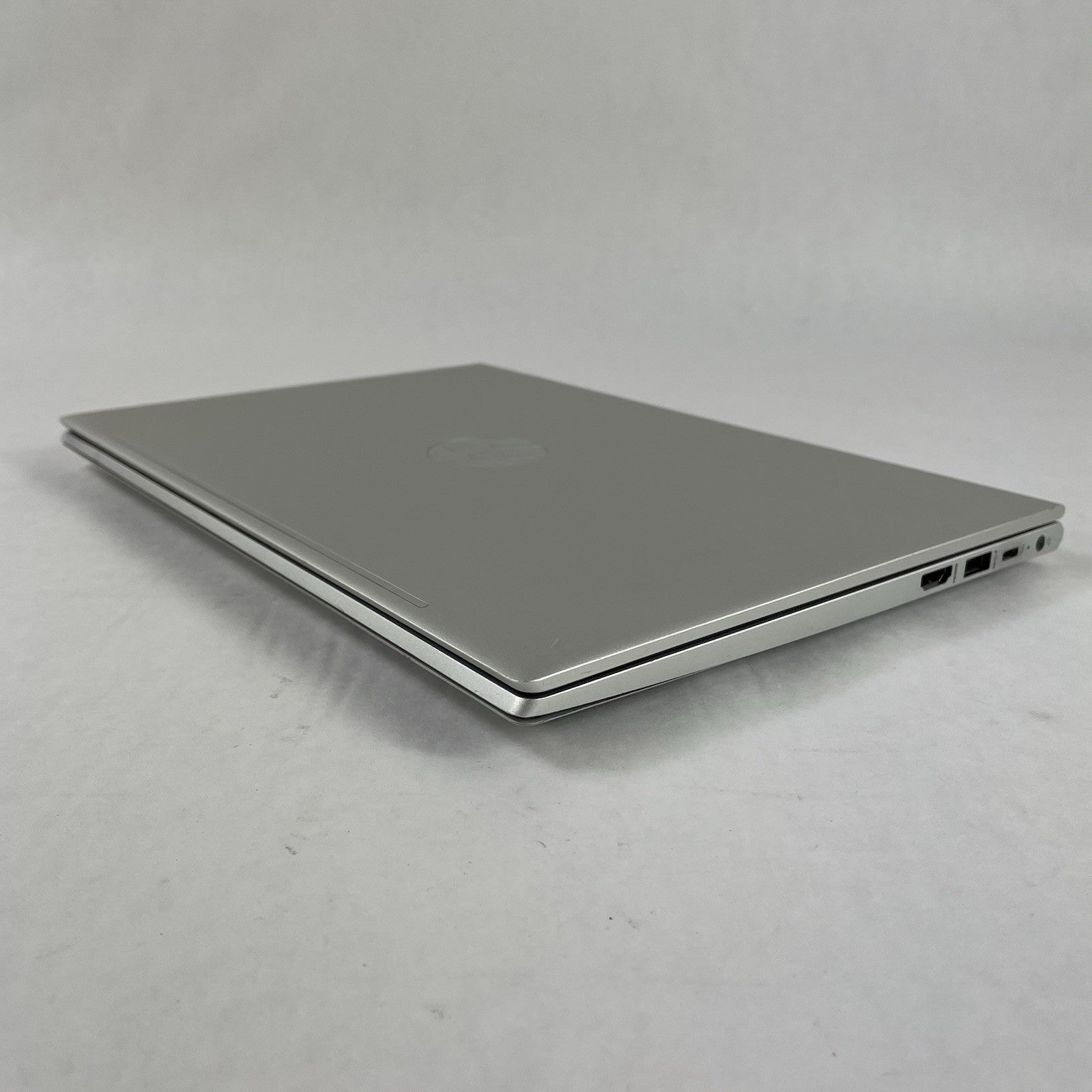 HP ProBook 630 G8 13.3" i7-1165G7 2.80 GHz 8 GB RAM No SSD No OS - Dinged Corner12