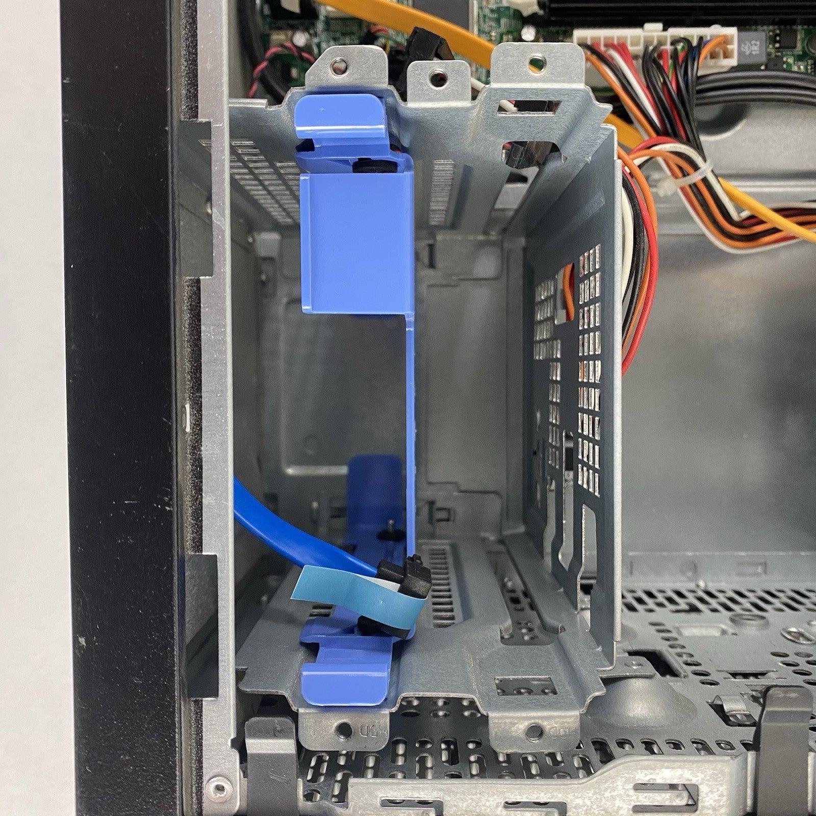 Dell OptiPlex 390 MT Intel Core i3-2120 3.3GHz 1x4GB RAM No HDD No OS16