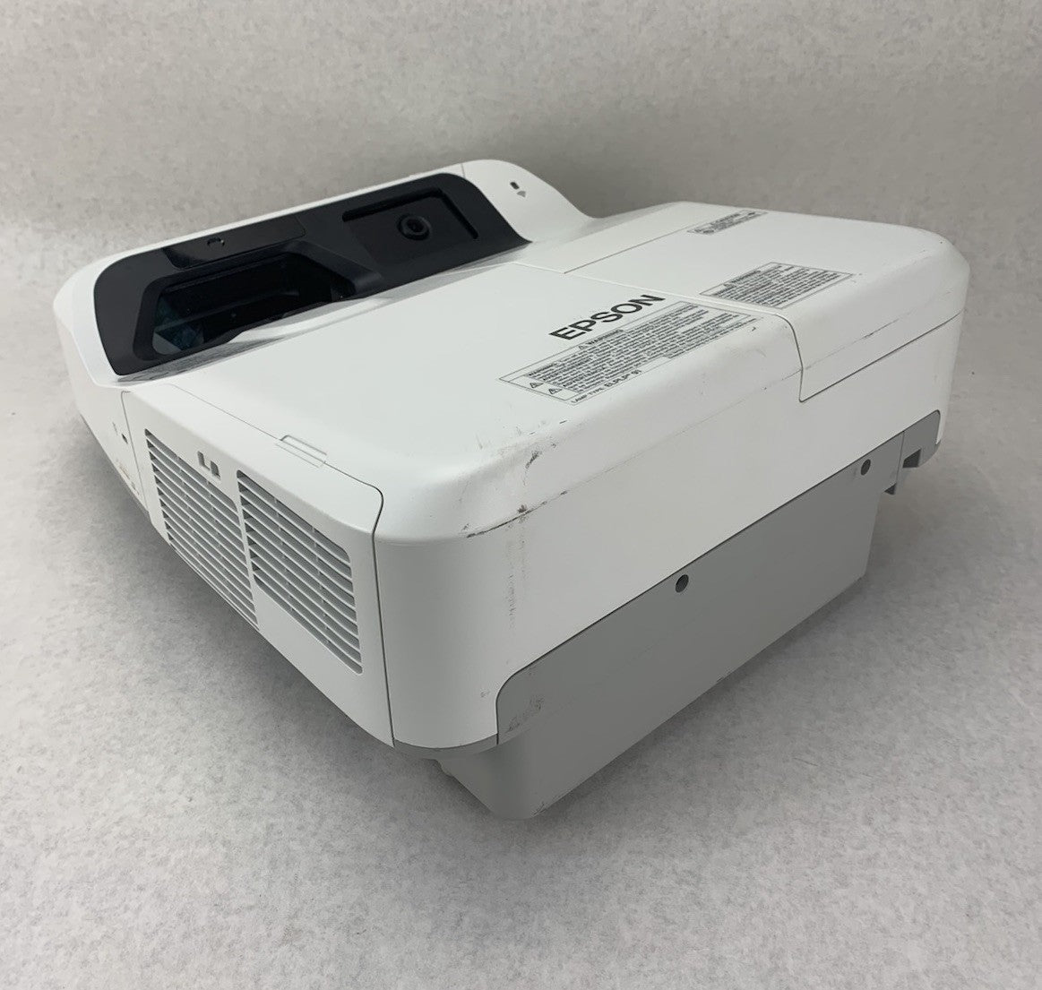 Epson PowerLite 695Wi H740A LCD Lamp Projector 1025 Lamp Hours - No Remote0