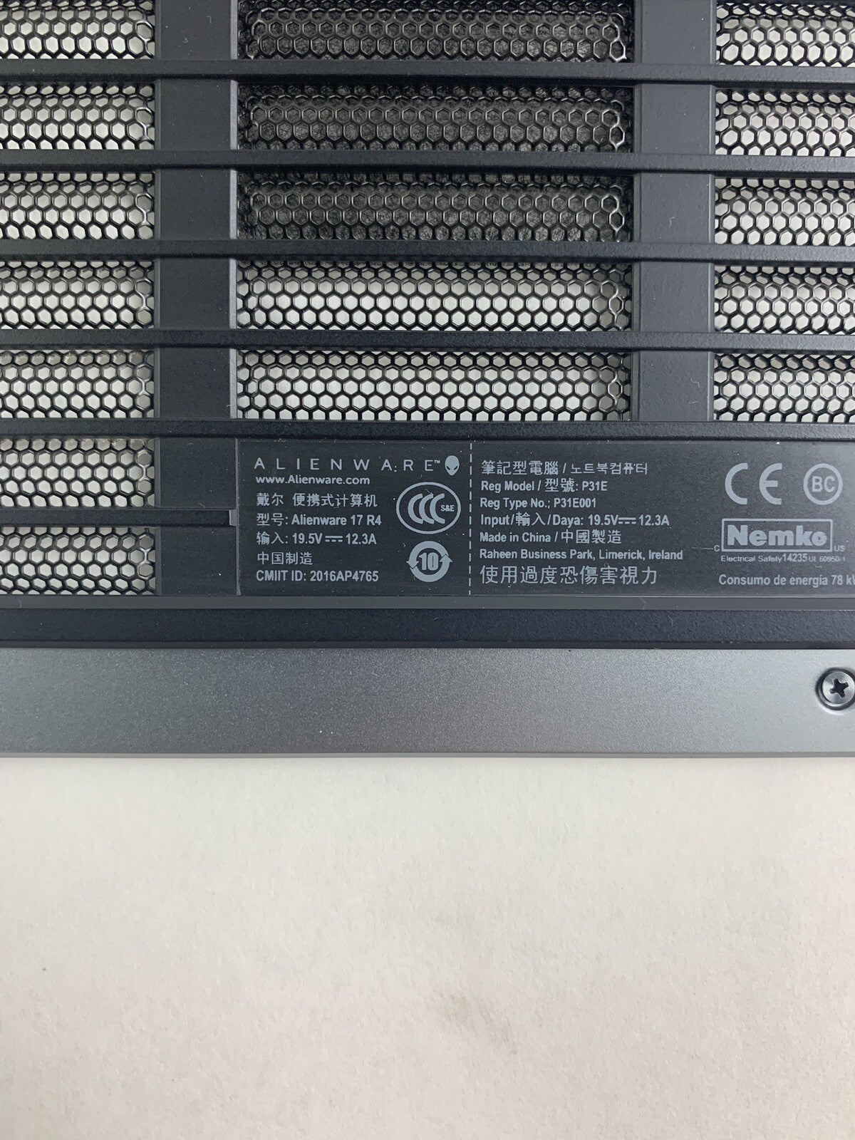 Alienware 17 R4 P31E001 2016 Keyboard Bottom Cover Only - No Screws2