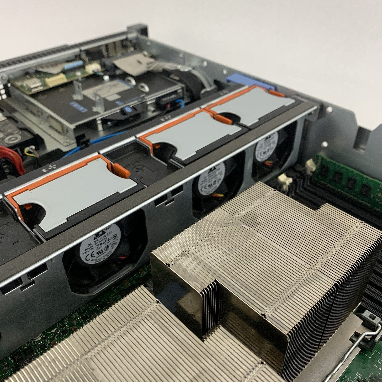 Dell PowerEdge R710 Server 2X Xeon E5620 2.4 GHz 16 GB Perc 6li No OS No HDD16