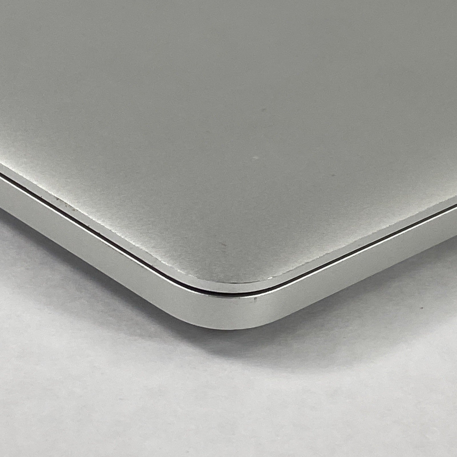 Apple MacBook Pro A1398 2013 Retina 15" 2.40 GHz i7 8GB RAM 250GB SSD os10.15.7