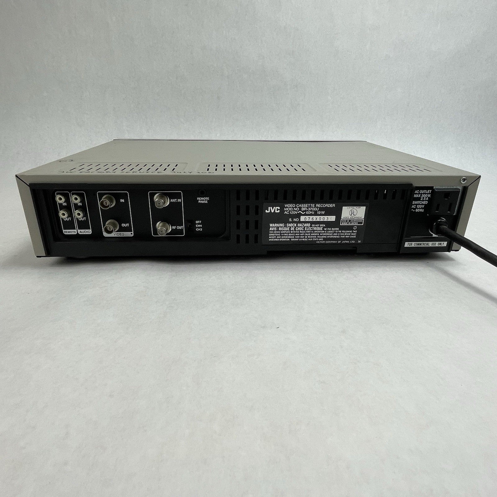 JVC BR-3700U VHS Player/Recorder 300W 2.5A 120V 60Hz